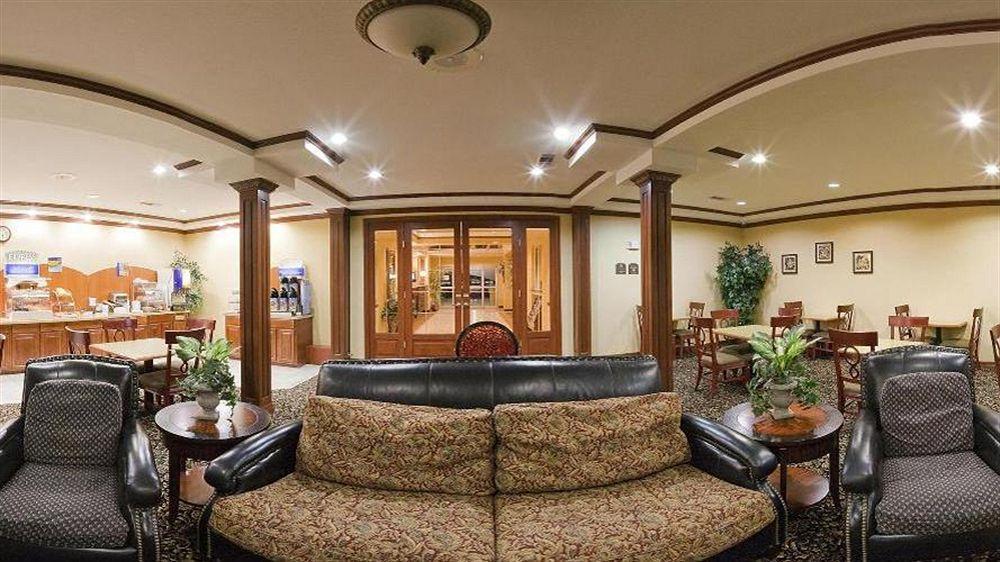 Hotel Express Worth Nw Loop 820 By Ihg 3*