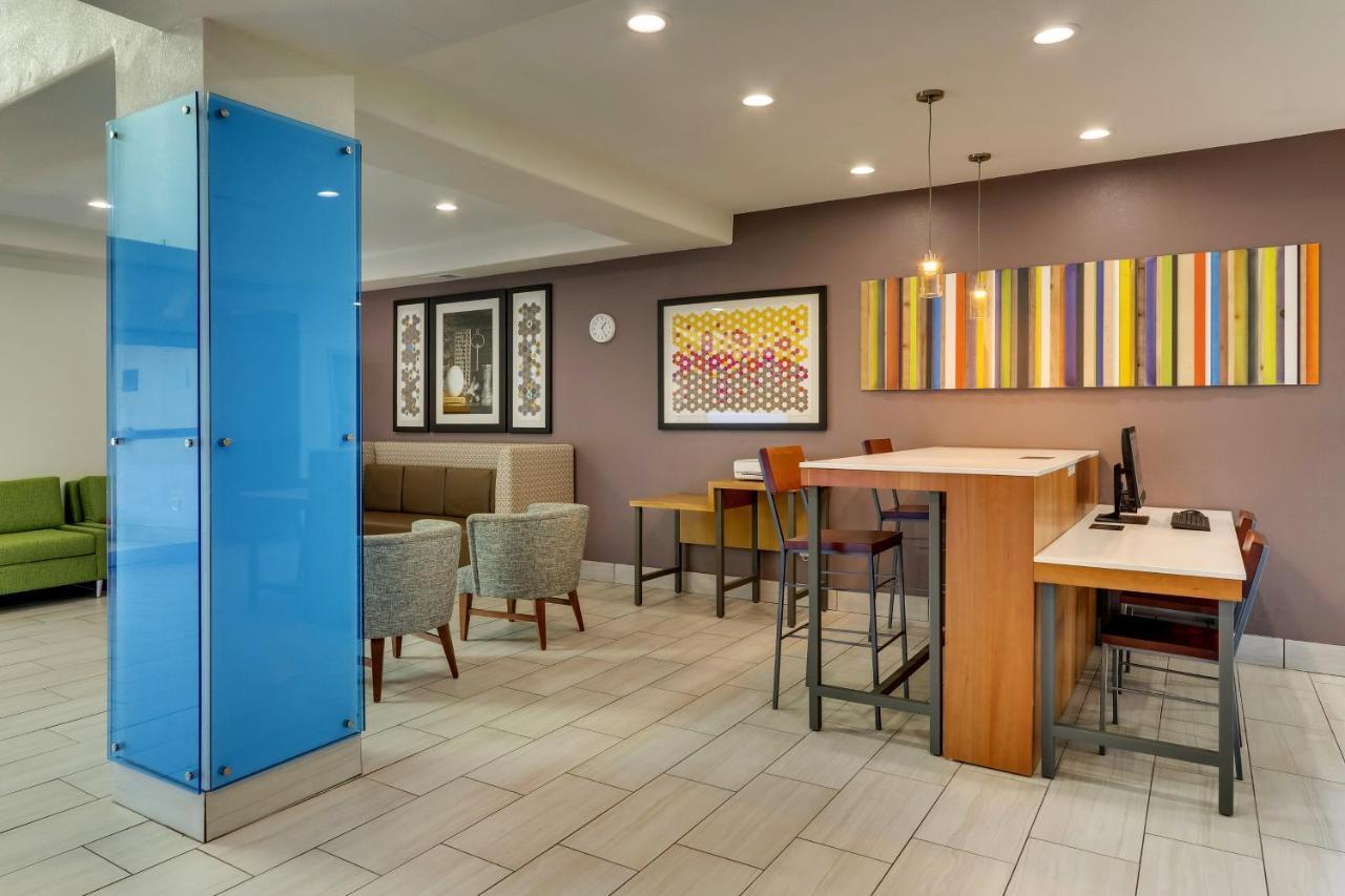 Hotel Express Worth Nw Loop 820 By Ihg 3*