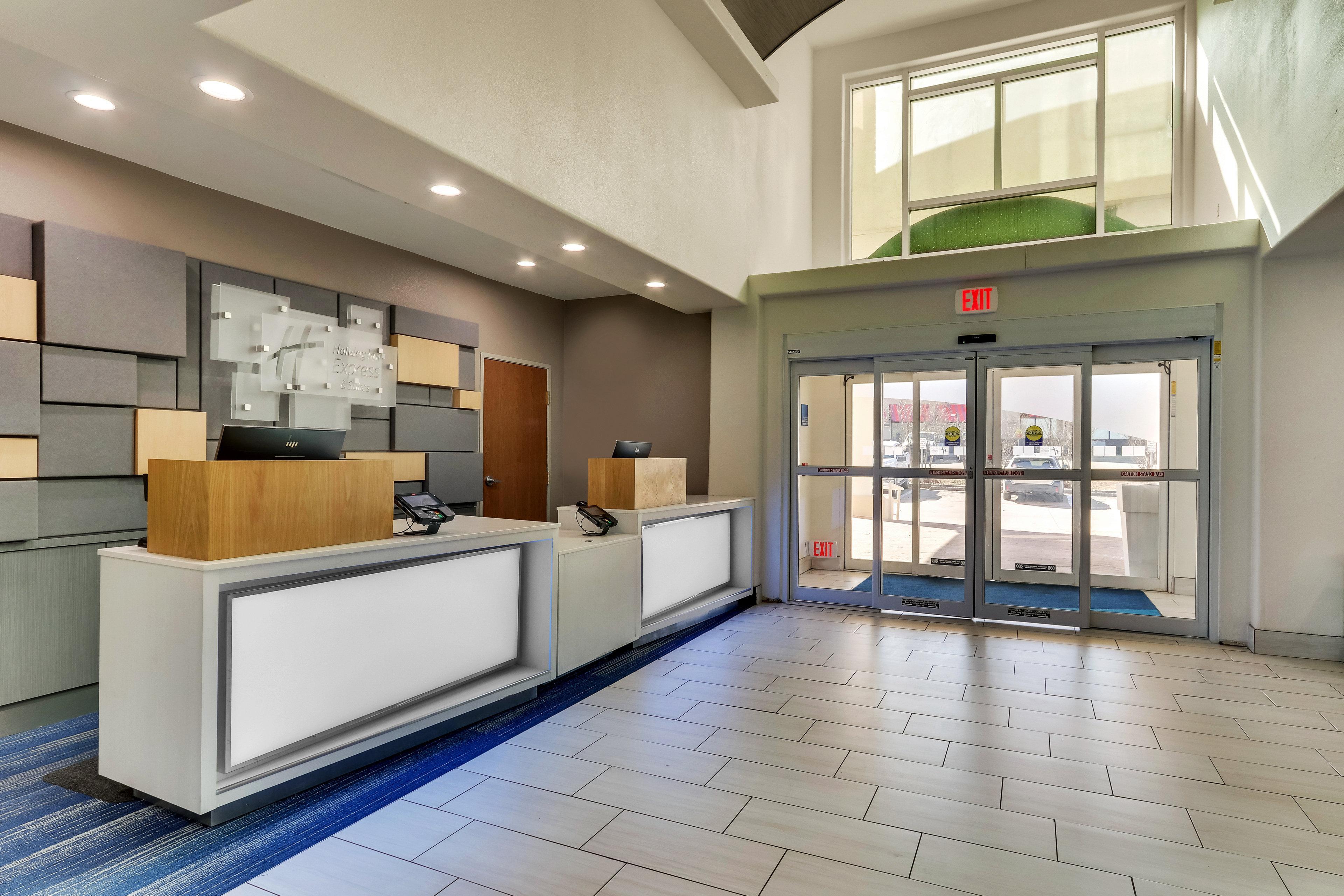 Express Worth Nw Loop 820 By Ihg Hotel 3*