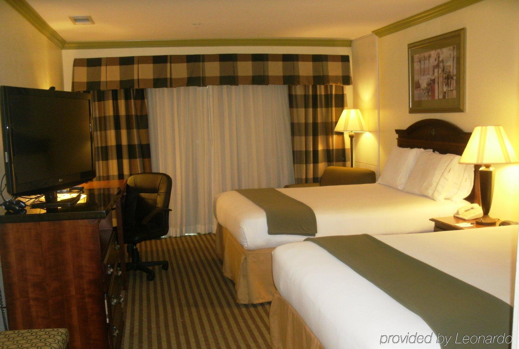 Express Worth Nw Loop 820 By Ihg 3*