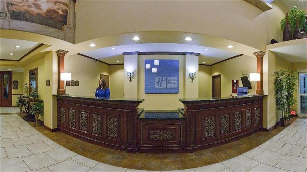Hotel Express Worth Nw Loop 820 By Ihg 3*