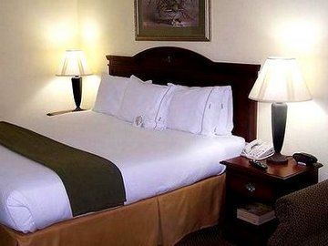 Express Worth Nw Loop 820 By Ihg 3*