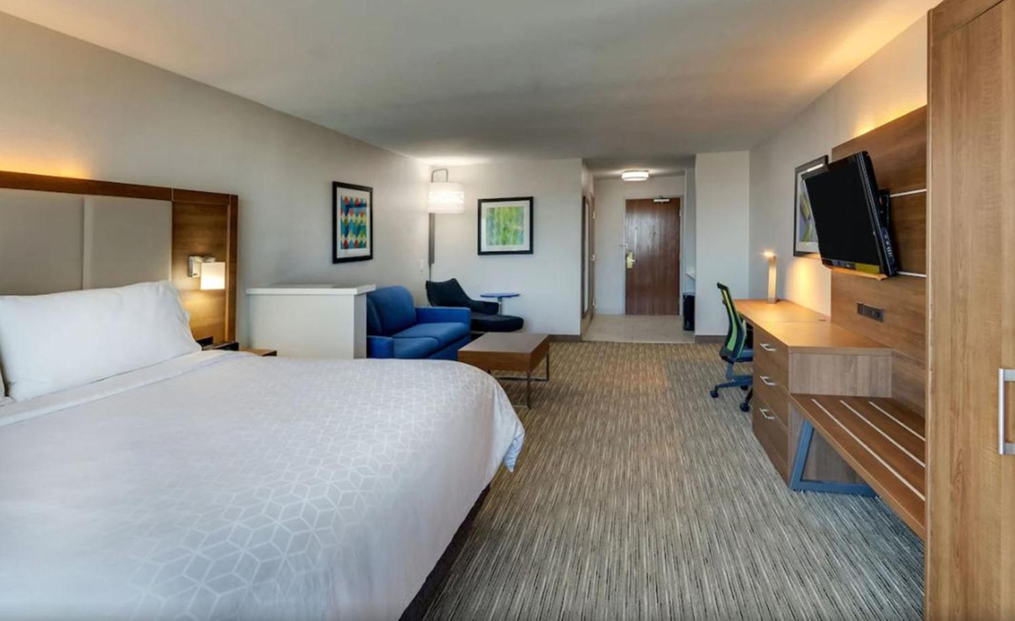 Express Worth Nw Loop 820 By Ihg Hotel