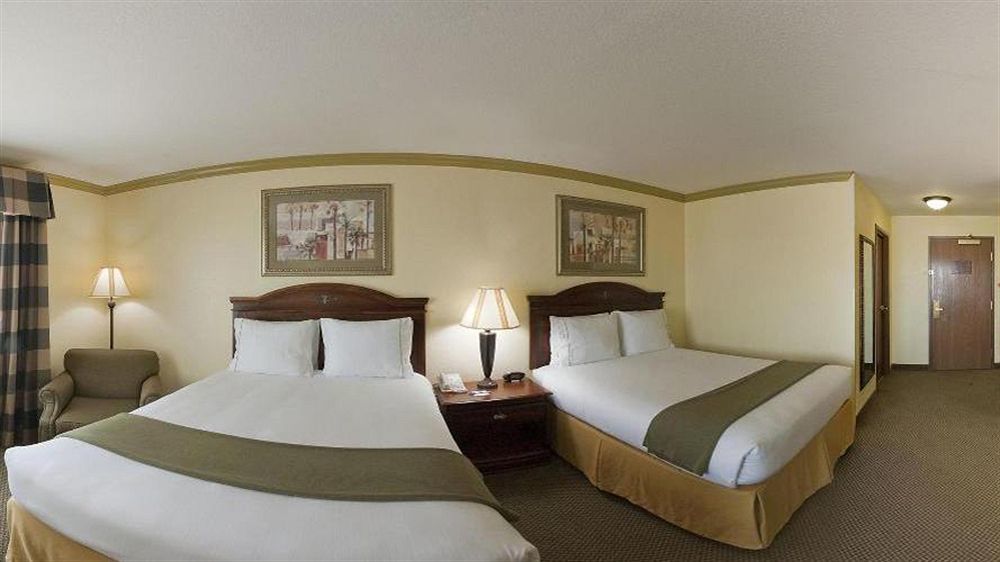 Hotel Express Worth Nw Loop 820 By Ihg 3*